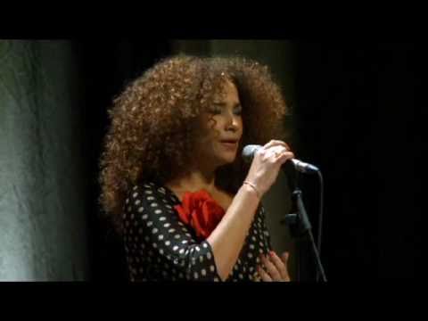 Ghalia Benali sings Om Kalthoum - Espace Magh - 22 oct 2010