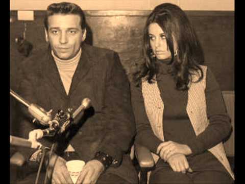 download lagu mp3 mp4 Waylon Jennings Four Strong Winds, download lagu Waylon Jennings Four Strong Winds gratis, unduh video klip Waylon Jennings Four Strong Winds
