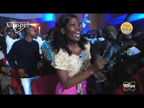 PALMIRA DE CARVALHO AO VIVO NO CCB (SHOW GOSPEL O AMOR SALVA) - RECEBEREI COROA