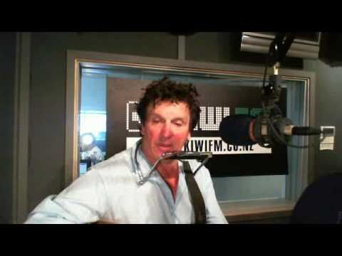 Barry Saunders 'Far As The Eye Can See' 16-11-10 Radio Wammo Show, Kiwi FM