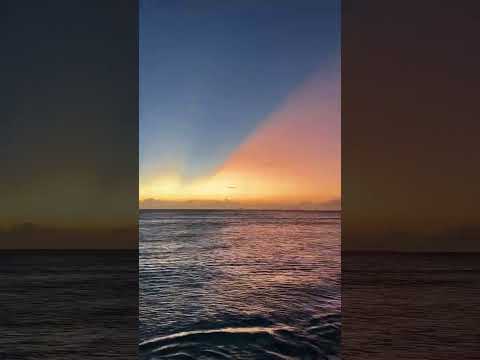 Few things trump Caribbean sunsets🙌🏾🔥🌅🤩 #travel #aruba #explore #caribbean