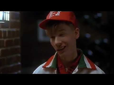 "TIENI IL RESTO LURIDO BASTARDO" [Scena in "Mamma ho perso l'aereo"]