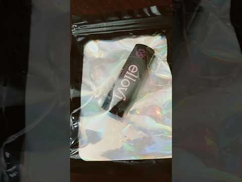 Unpacking my new vegan and cruelty free lip balm/lip butter!