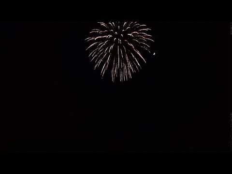 PS4039 KULOVÁ PUMA 100 mm   4"  Super Brocade Crown  TARRA pyrotechnik