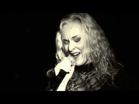 Liv Kristine ft Raymond Rohonyi - On Whom The Moon Doth Shine(Tot)