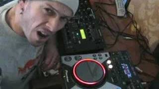 Video thumbnail for A look at the Pioneer CDJ-400 by ellaskins