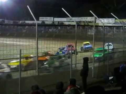 Start of the "A" main for super rods before a red light stoppage at Avalon 18.4.2014