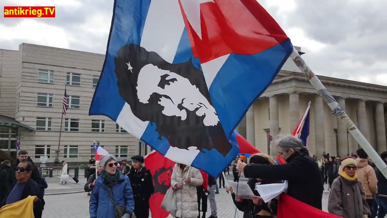 Eindrücke: Unblock Cuba am 4. November 2023 am Brandenburger Tor, „Frente Unido America Latina Berlin“