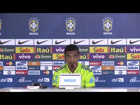 Luiz Gustavo quer dar sempre o seu melhor