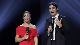 Prime Minister Justin Trudeau and Sophie Grégoire-Trudeau celebrate the life of Leonard Cohen