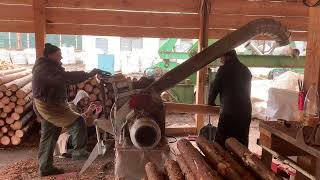 Dangerous Work at the Sawmill: My Experience Battling Giant Logs 🌲⚠️