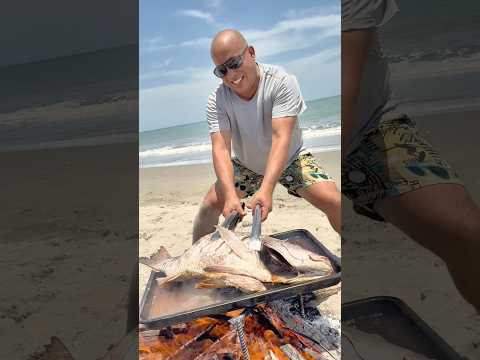 Vale la pena freír un pescado gigante en la playa? #viral