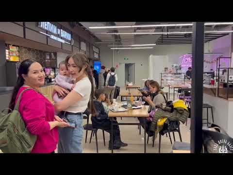 В Якутске артисты хора театра оперы и балета устроили флешмоб в ТРК «Туймаада»