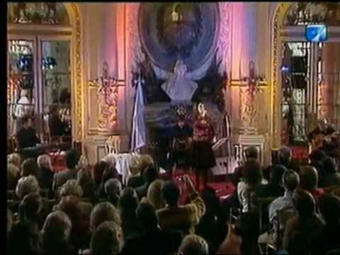 Con la frente marchita - Adriana Varela en el Salón Blanco.