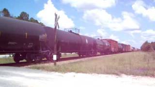 preview picture of video '785) CSX 7916 Leads The CSXT Q650-18 at Delmar, Georgia on August 18th, 2009 w/ Rider'