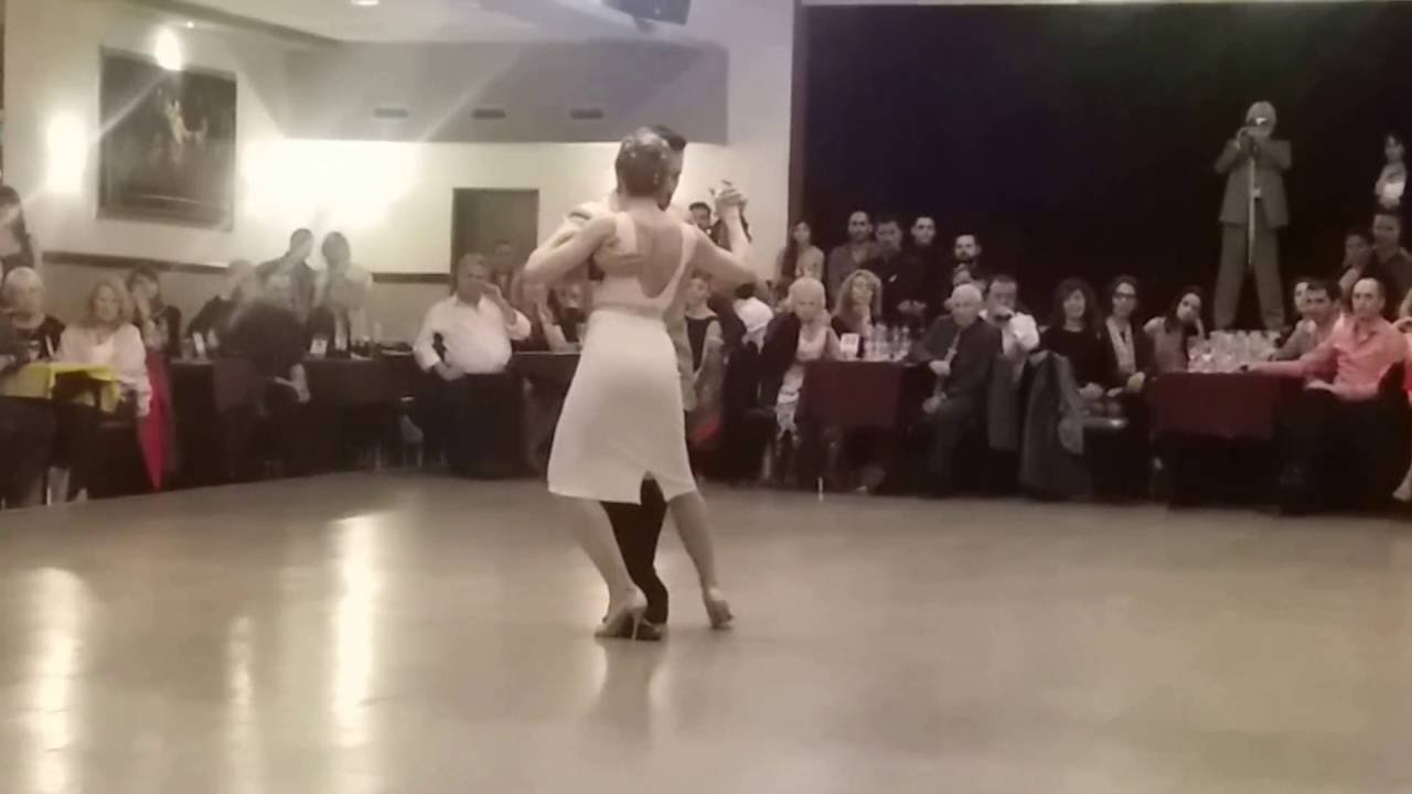 Video thumbnail for Javier Rodriguez y Paola Tacchetti en La Baldosa - Arrabal - O. Pugliese