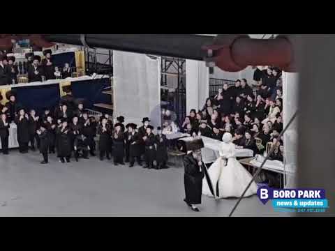 Viznitz Boro Park Rebbe Dances Mitzvah Tantz At his Enikel's Wedding - Tammuz 5783