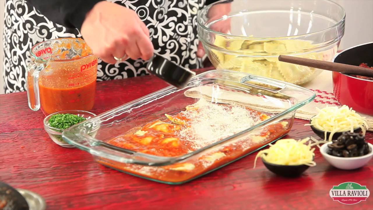 Lasagne de ravioli avec sauce napolitaine et légumes