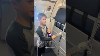 Download lagu Boys Hilarious Flight Announcement 😂 mp3