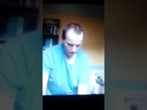 Martin Wright talk about why he like being the Green Arrow and talking about his pasts too.