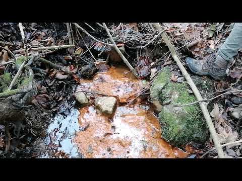 Altbergbau: Schrambach - Eisenoxid-Ausfluss?