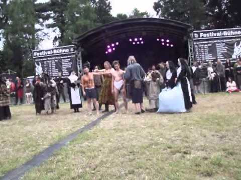 MPS Bückeburg 18.07.2015  Markteröffnung (Teeren und Federn)