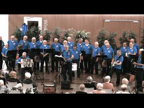 mannenkoor pikbroeken  solist  Fokke de Groot   2017  Grou