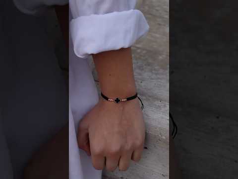 Kā tas izskatās uz rokas?