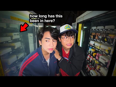 Eating Food from the Haunted Vending Machine in Japan