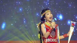 Ca sỹ nhí Lê Phạm Thuỳ Dương biểu diễn tại Lạc Sơn - Hoà Bình
