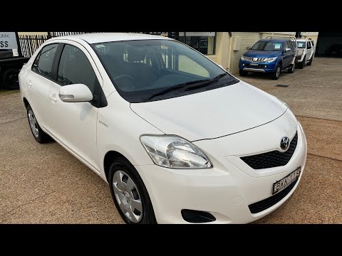 Toyota Yaris YR-S sedan Manual