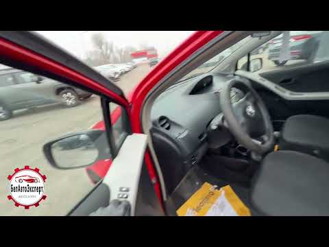 фото toyota yaris  0