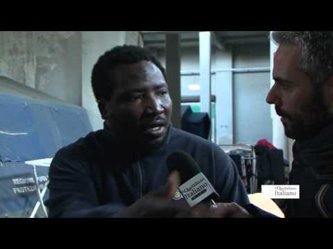 Bari, la vergogna dell’ex Set: migranti “temporaneamente” nella merda