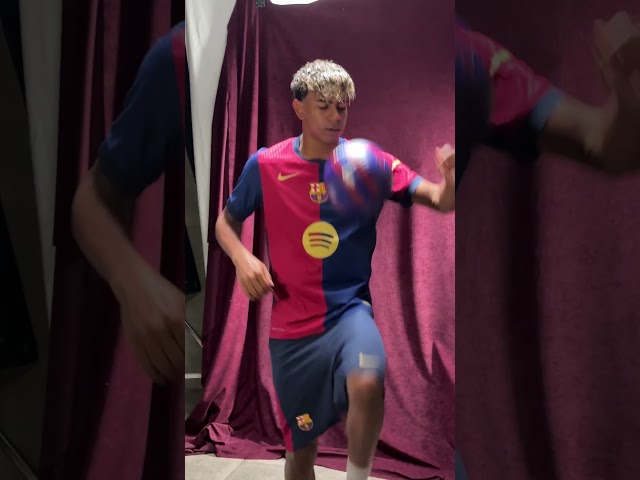 Vídeo relacionado con Sudadera con capucha para hombre, colección oficial FC Barcelona, fútbol, azul, XXL