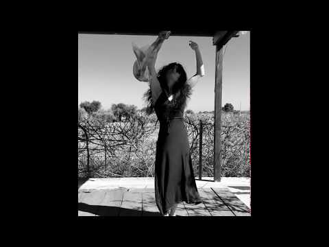 Veronica Calati danza il "Cantico degli Emarginati"