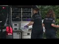 Vuilniszakken en vaten gedumpt langs Elburgerweg bij Dronten