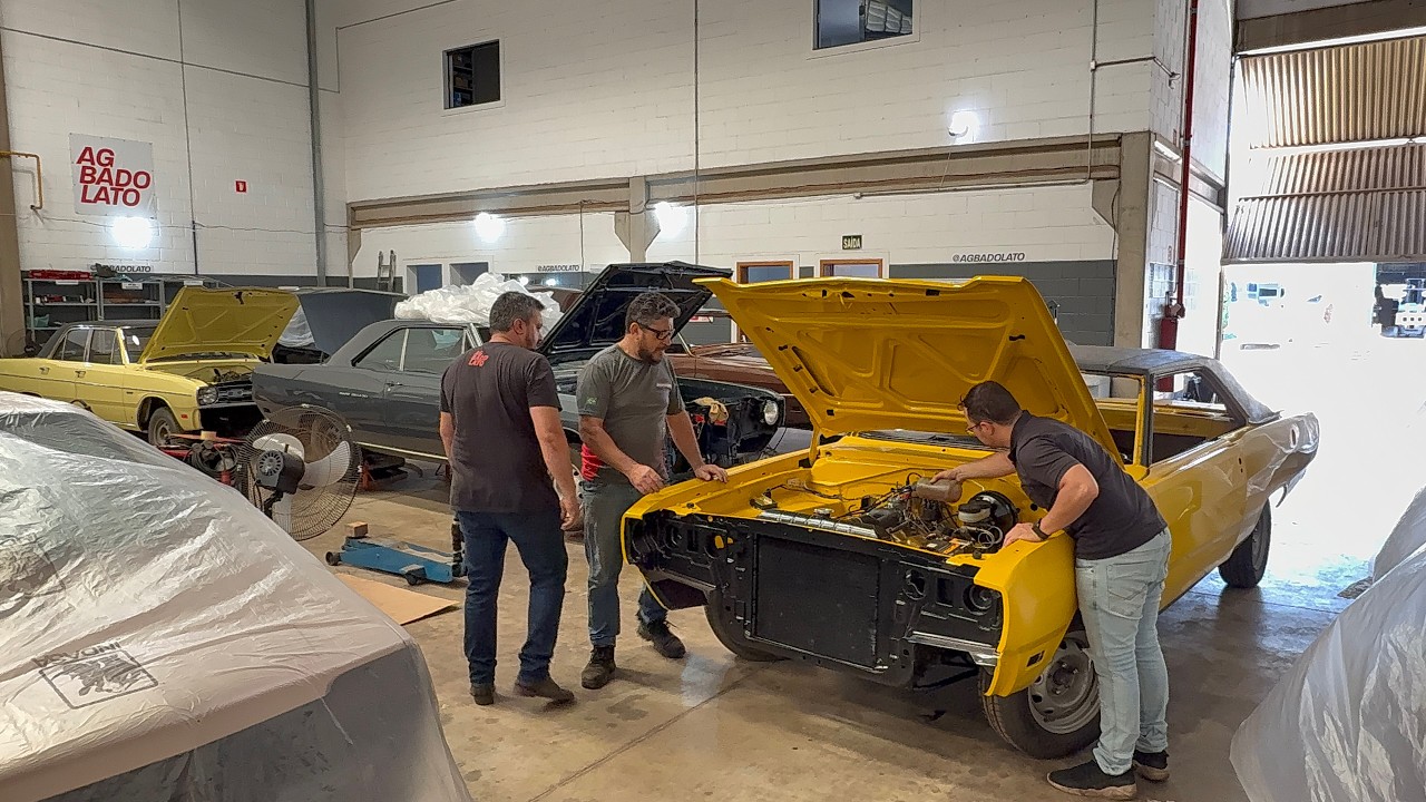 DODGES V8 EM RESTAURAÇÃO - DART, CHARGER R/T !
