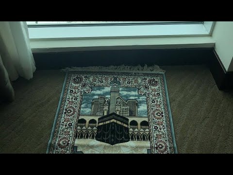 A është e vërtetë nëse falemi në një sixhade ku është figura e qabes i kemi bërë shirk Allahut?