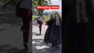 Download lagu Hantu kena tendangan matahari #hantu #horrorstories #ghost #mystery #viral #setan mp3