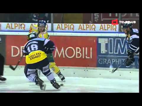 1. Spiel Liga Qualifikation 03.04.11 Ambri - Langenthal 3 : 1
