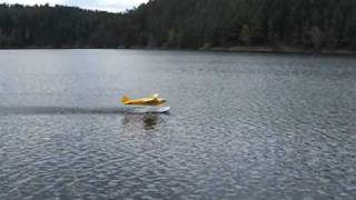 preview picture of video 'Hangar 9 Piper J-3 CUB - Wasserflug 4 - Motorausfall nach dem Start 1/2'