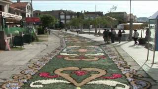 preview picture of video 'COMBARRO SUS ALFOMBRAS EN CORPUS CRISTI PLAZA DA CHOUZA'