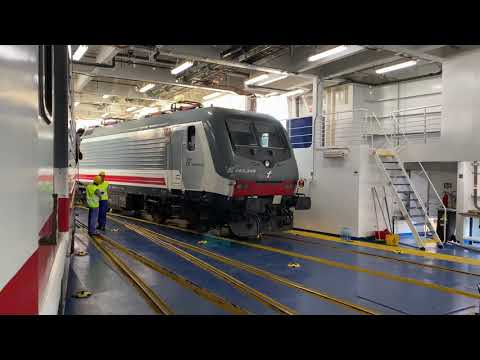 Train being shunted on ferry between Messina and Villa San Giovanni, in June 2022