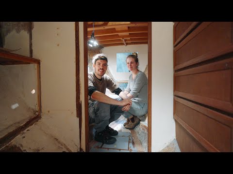 REFITTING a SAILBOAT: Fibreglass Work [S4E28]