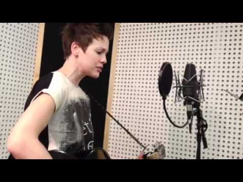 Sharron Levy Gotye Unplugged im Life Radio Studio!