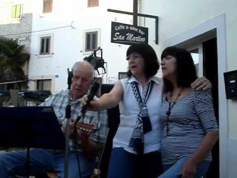 UNA FRESCA BAVISELA COI MANDOLINI