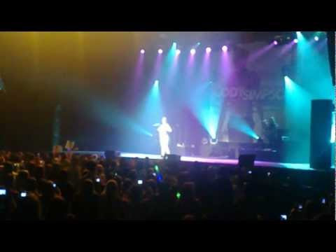 My name is Cody Simpson... (Paradise Tour) Lotto Arena Antwerp - Belgium 10-03-2013