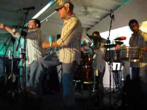 En Silencio Te Amare - Fernando Gonzalez y el Combo Qué Nota. en MIAMI