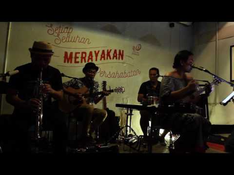 Bonita and The Hus Band live belongToEachOther tour 2017 part 7