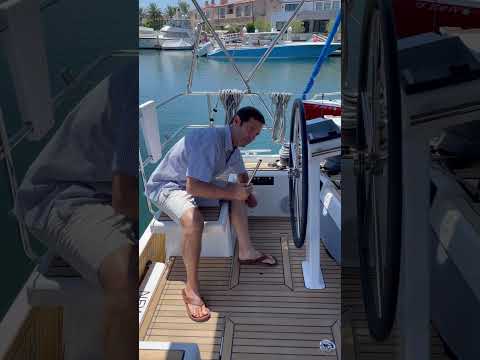 How to use the manual bilge pump